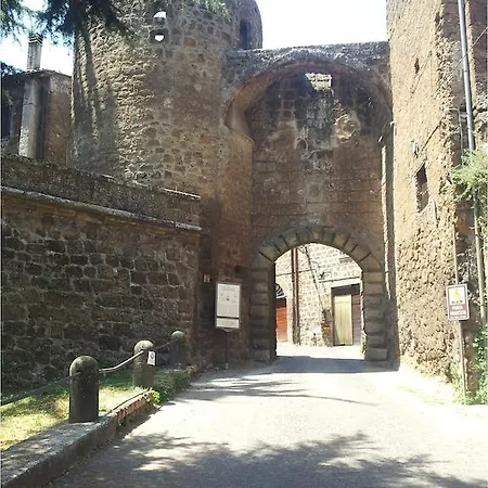 Отель Sutrium 2*